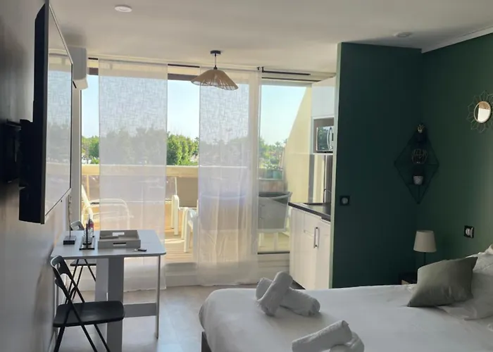 Camp Naturiste Vue Mer, Le Gilyves Cocooning Appartement *